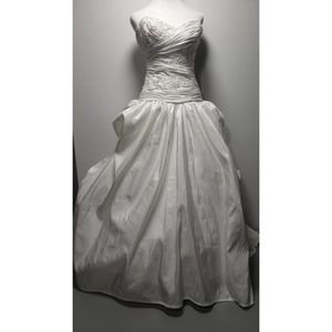 White Wedding Dress, Tie Up Back, Size 8 (Any Help with Style Name Appreciated)